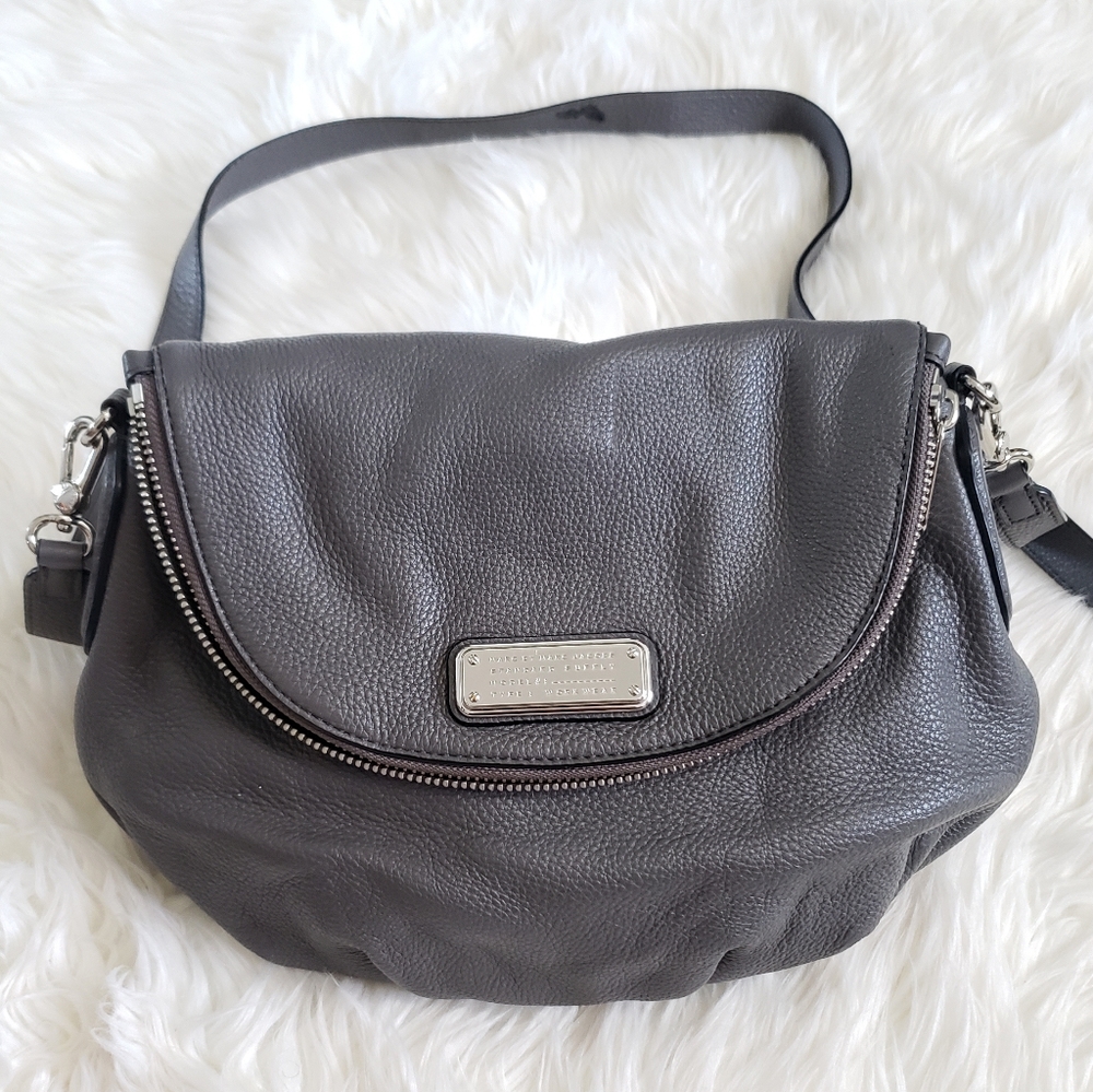 Like New Marc by Marc Jacobs Gray Crossbody Bag!
